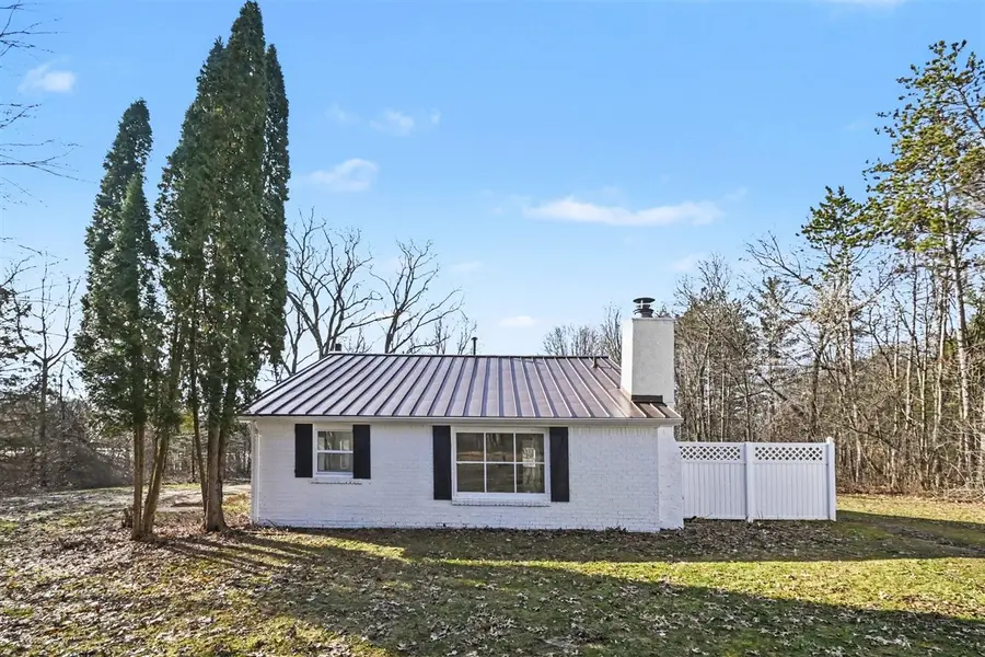8846 E State, Haslett, MI 48840 - #2