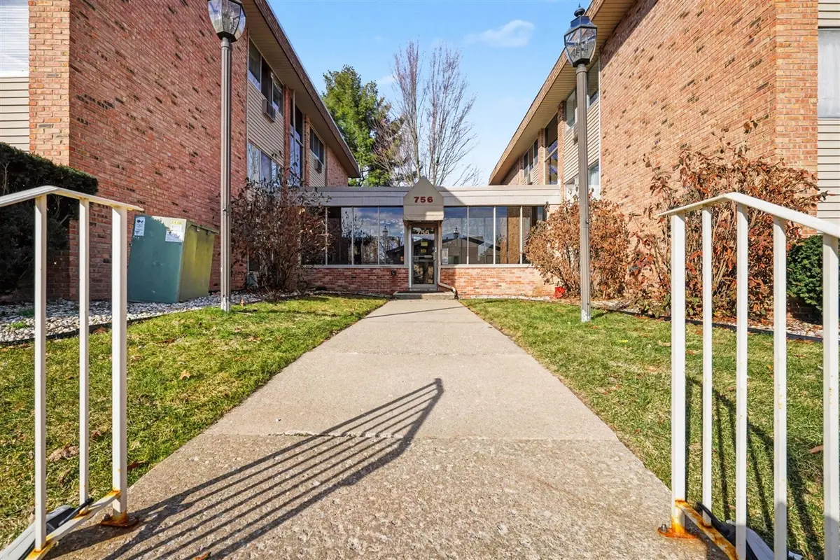 756 W Kilgore #302, Kalamazoo, MI 49008 - #1