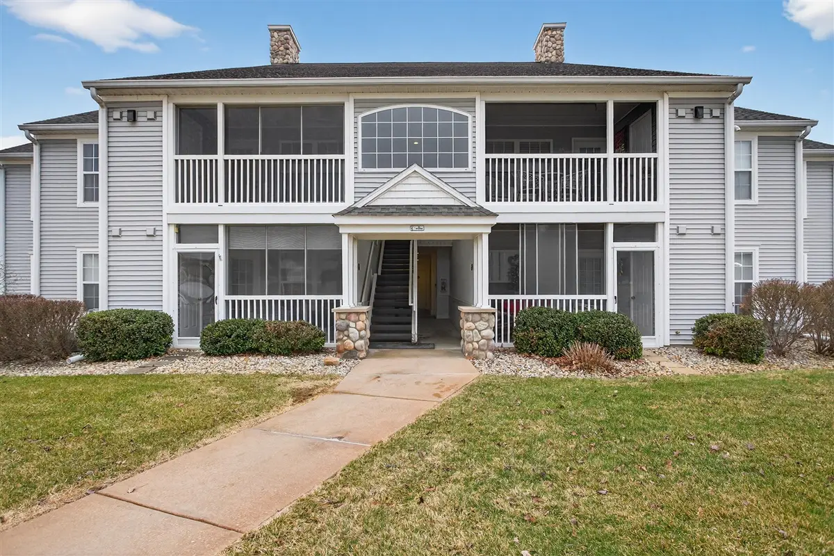 758 W Barrington, Jackson, MI 49203 - #1