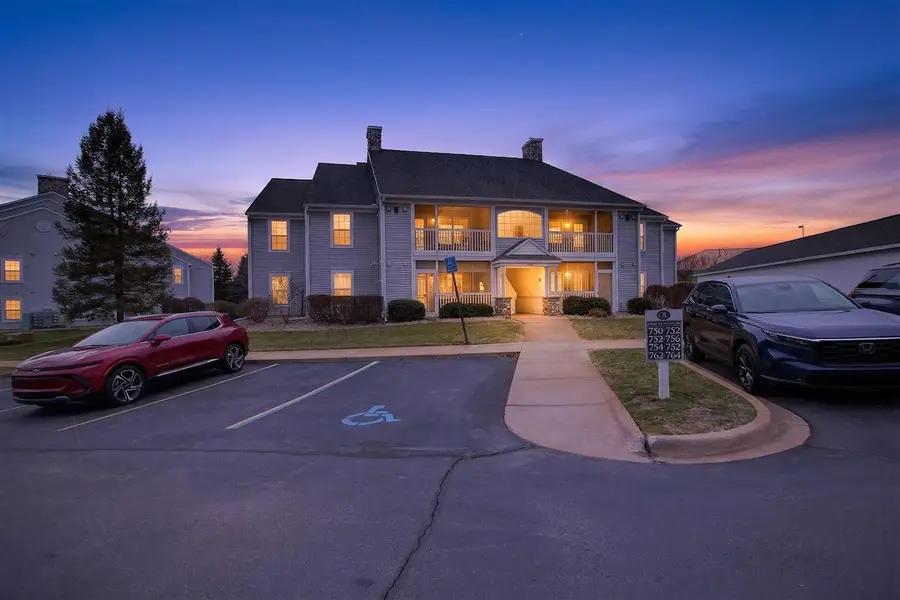 758 W Barrington, Jackson, MI 49203 - #2