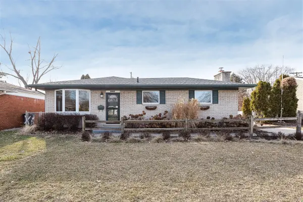 19017 Purlingbrook, Livonia, MI 48152