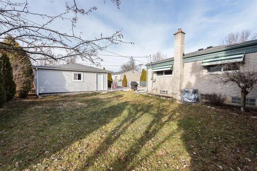 19017 Purlingbrook, Livonia, MI 48152 - #3