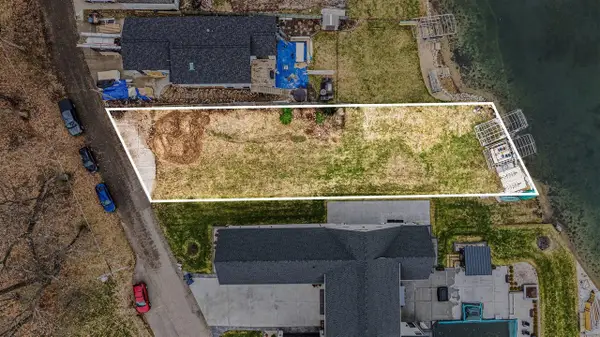 1605 S Crooked Lake, Kalamazoo, MI 49009