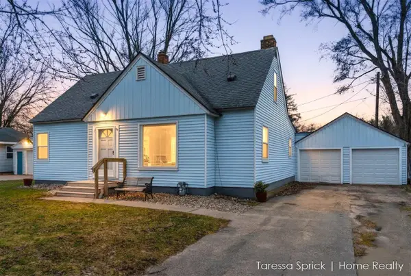 112 Cambridge, Holland, MI 49423