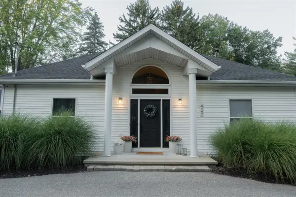 427 Lamoreaux, Comstock Park, MI 49321