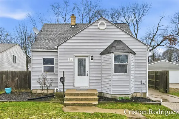 2232 Avon, Wyoming, MI 49519