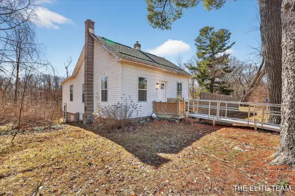 343 W Long Lake, Orleans, MI 48865