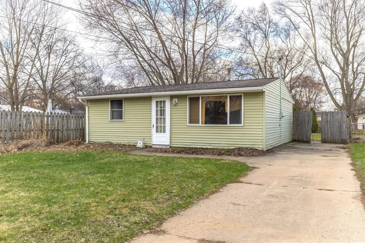 241 N 26th, Springfield, MI 49037 - #1