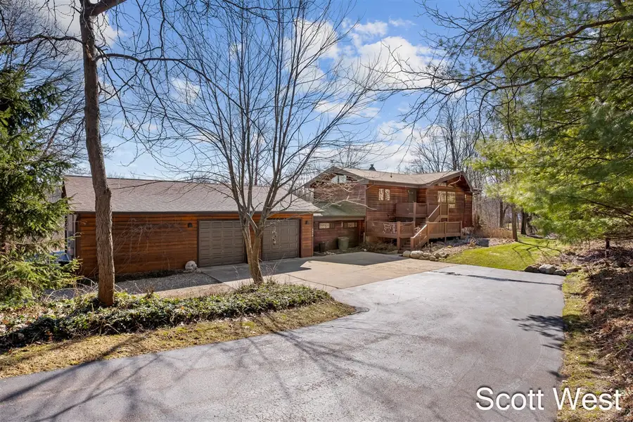 2870 Grand River, Grand Rapids, MI 49525 - #2