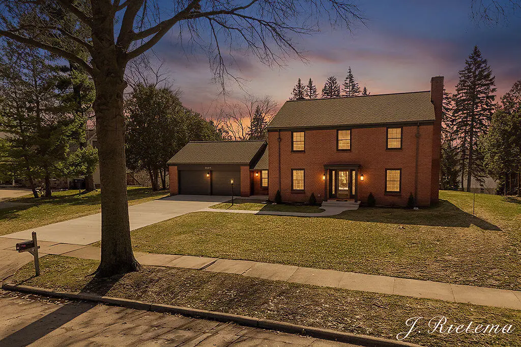 2150 Onekama, Grand Rapids, MI 49506 - #1