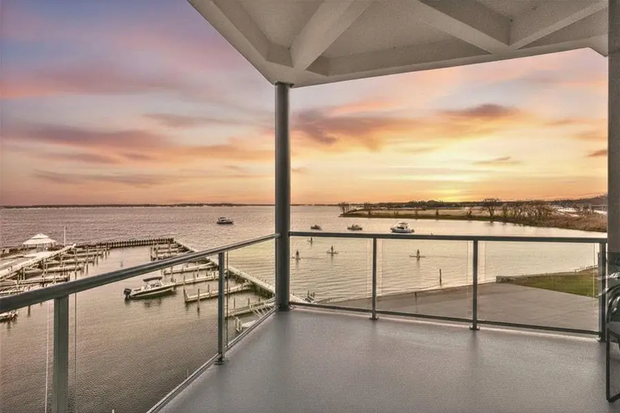 2964 Lakeshore #E403, Muskegon, MI 49441 - #3