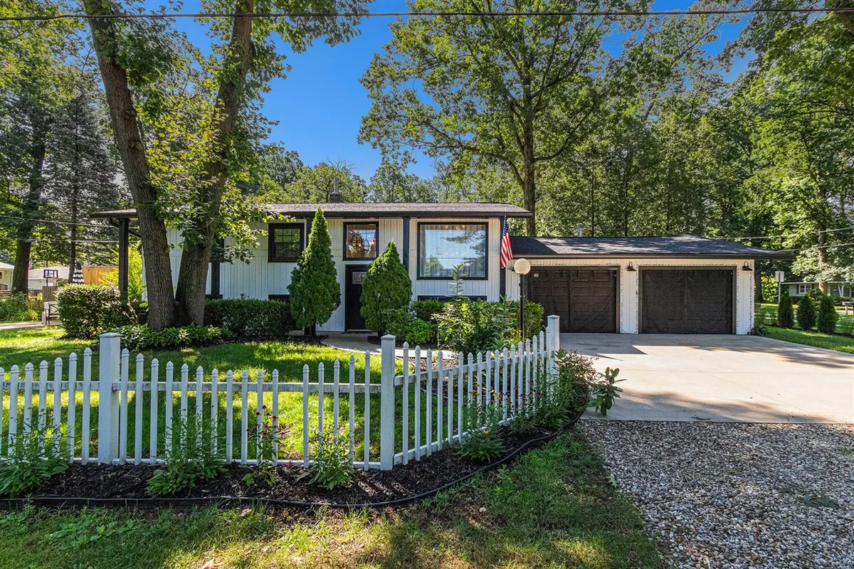 819 W Michigan, New Buffalo, MI 49117 - #1