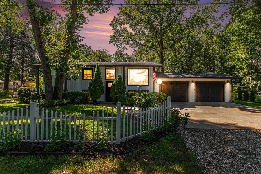 819 W Michigan, New Buffalo, MI 49117 - #2