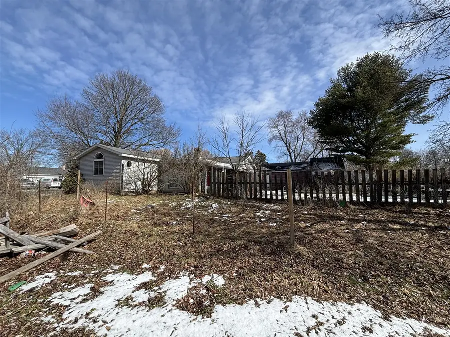 525 W Day, Stanton, MI 48888 - #2