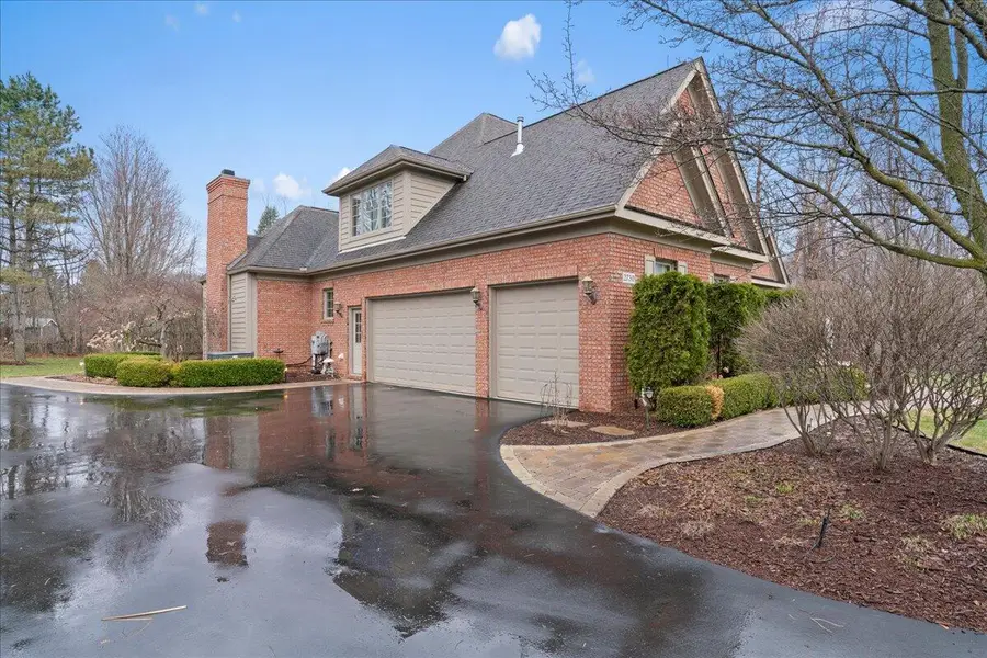 2730 Turning Leaf, Howell, MI 48843 - #2