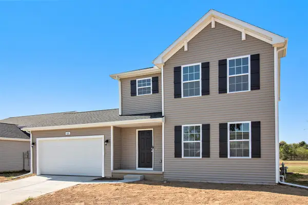 1104 Cedarwood, Greenville, MI 48838