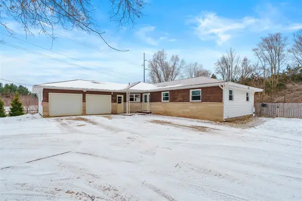59445 S Lagrave, Paw Paw, MI 49079