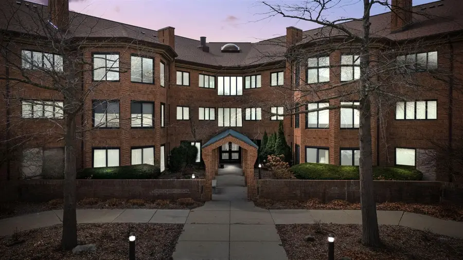 2115 Nature Cove #210, Ann Arbor, MI 48104 - #2