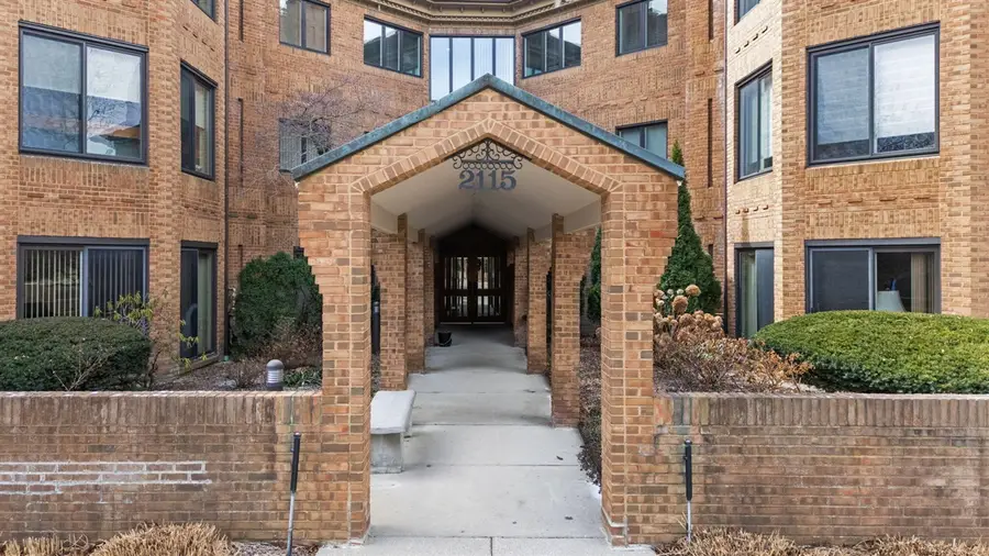2115 Nature Cove #210, Ann Arbor, MI 48104 - #3