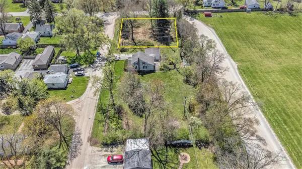 01 Hillcrest, Whitmore Lake, MI 48189