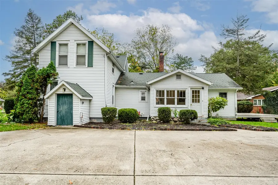 2481 W John Beers, Stevensville, MI 49127 - #2