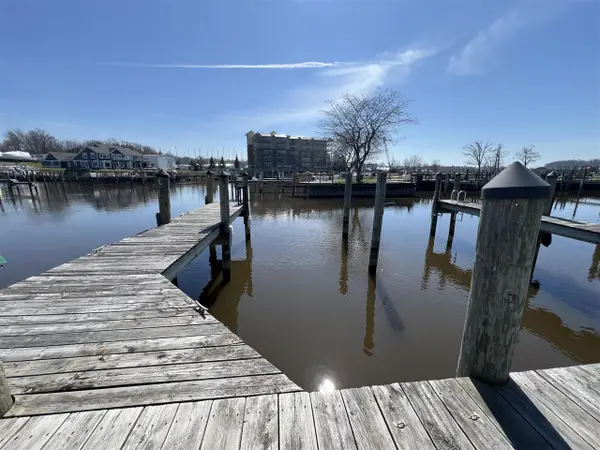 300 Oak, South Haven, MI 49090