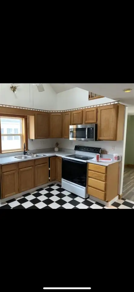 631 Woodlawn, Owosso, MI 48867