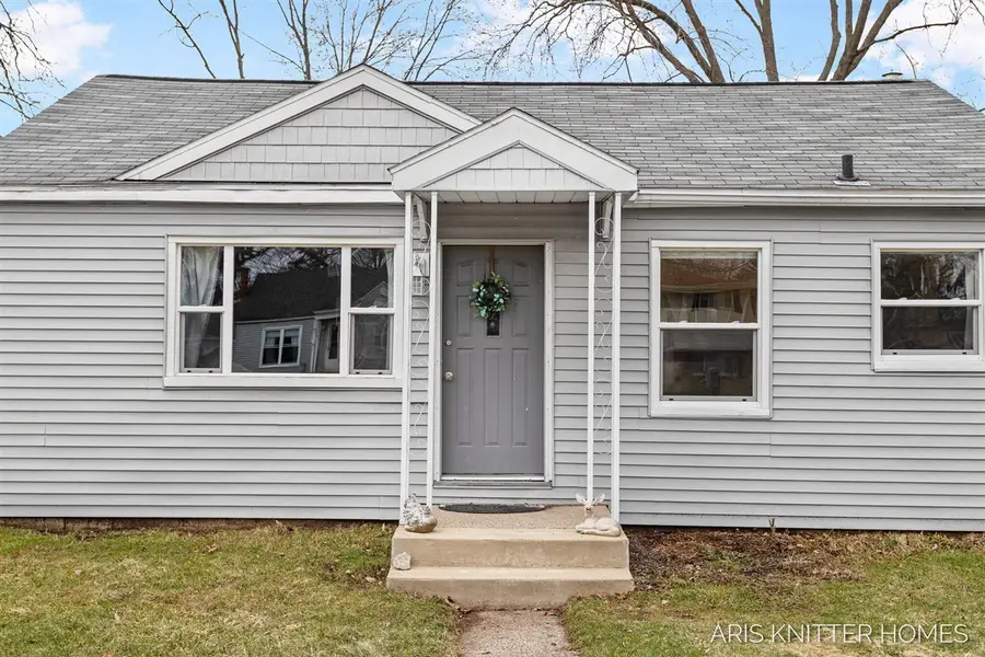 515 NW Ferndale, Walker, MI 49534 - #2