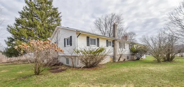 1023 Burbank, Quincy, MI 49082