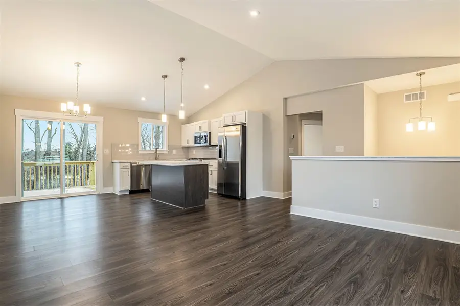 215 S Broadway, Middleville, MI 49333 - #2