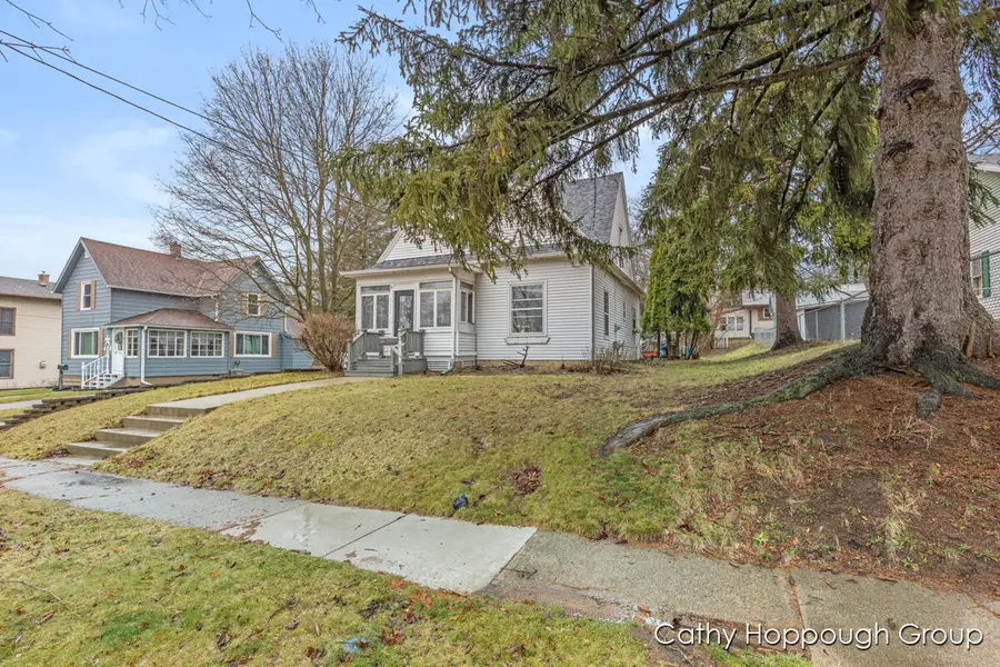 442 E Jones, Ionia, MI 48846 - #2