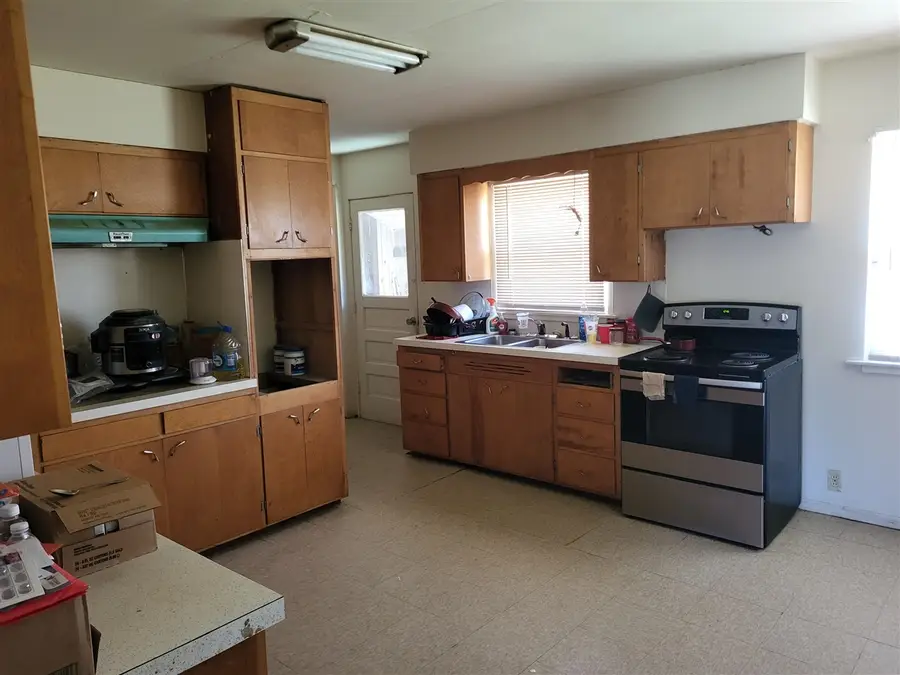 739 Dixie, Benton Heights, MI 49022 - #3