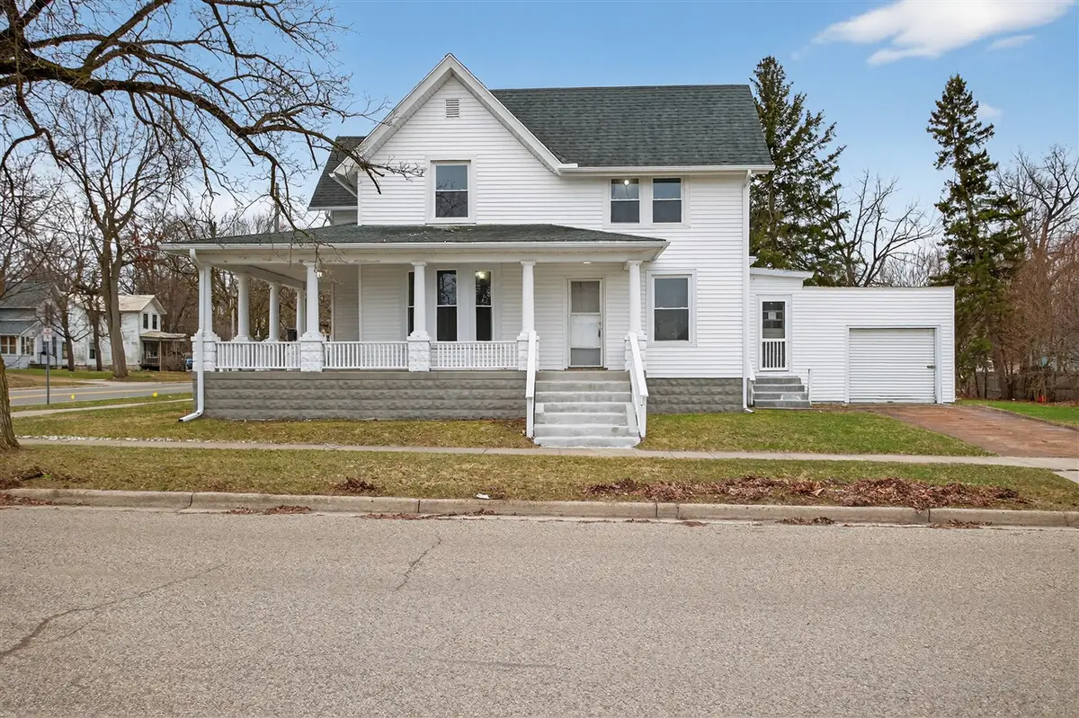 200 S Elm, Jackson, MI 49203 - #1