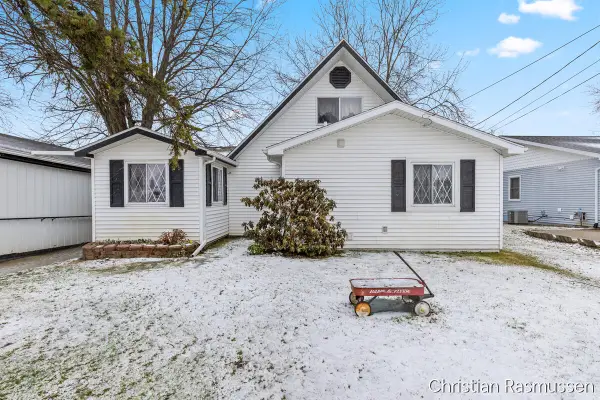 4701 W Channel, Stanton, MI 48888
