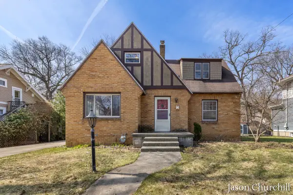 2621 Wyoming, Wyoming, MI 49519