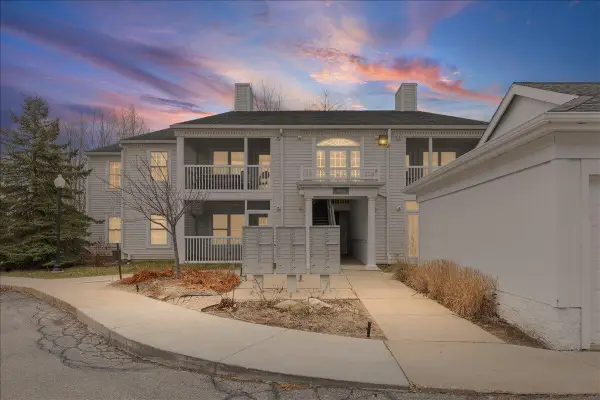 2279 S Main, Ann Arbor, MI 48103