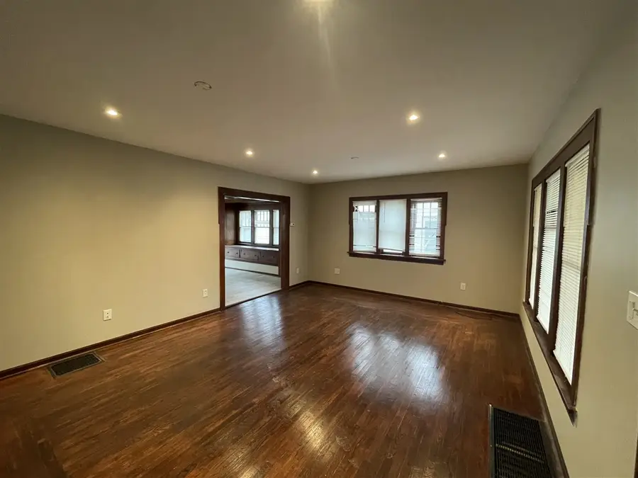 925 S Holmes, Lansing, MI 48912 - #3