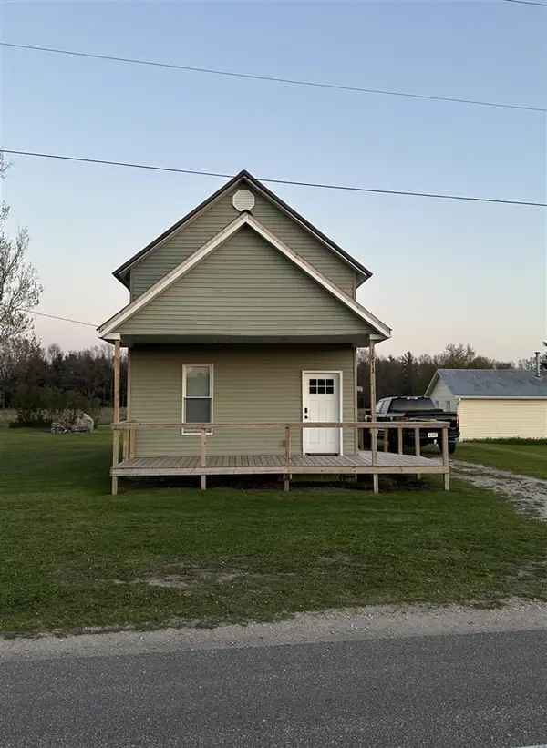1673 E Parkdale, Manistee, MI 49660