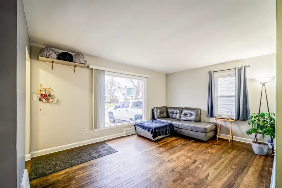 33963 Glover, Wayne, MI 48184 - #3