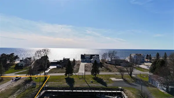 846 S Lakeshore, Ludington, MI 49431