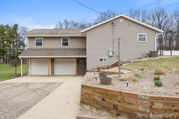 29535 22nd, Gobles, MI 49055