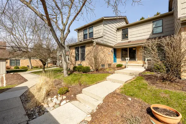 2254 Rivenoak #61, Ann Arbor, MI 48103