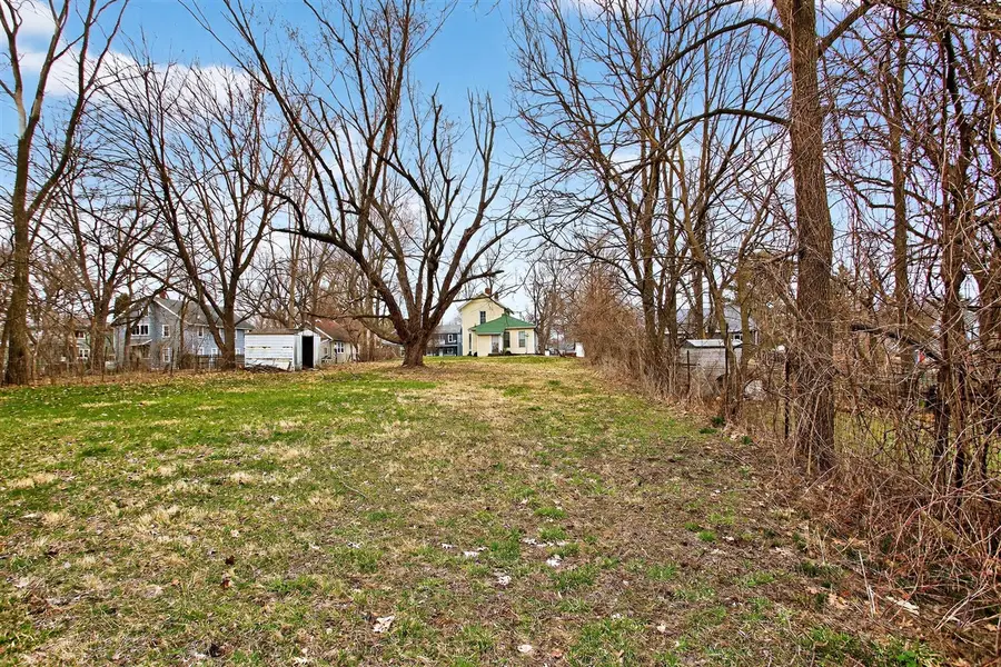 611 Oakhill, Jackson, MI 49201 - #2