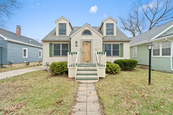 2211 Harding, Lansing, MI 48910