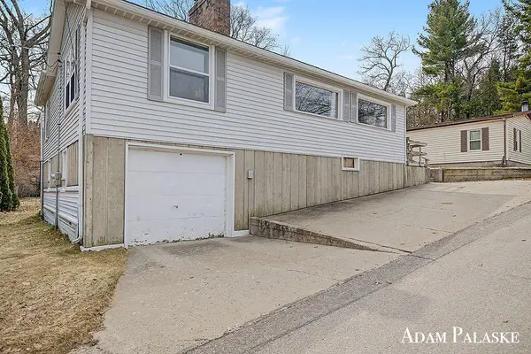 8457 Brower Lake, Rockford, MI 49341