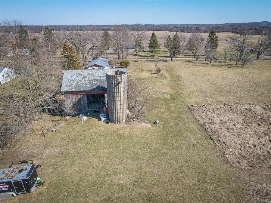 300 Woodstock, Cement City, MI 49233 - #3