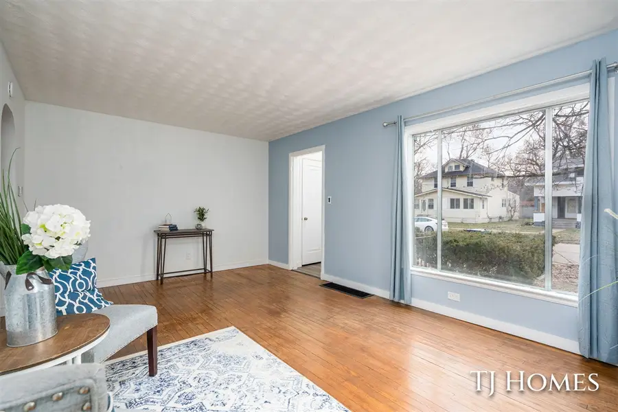 3233 Peck, Muskegon, MI 49444 - #2