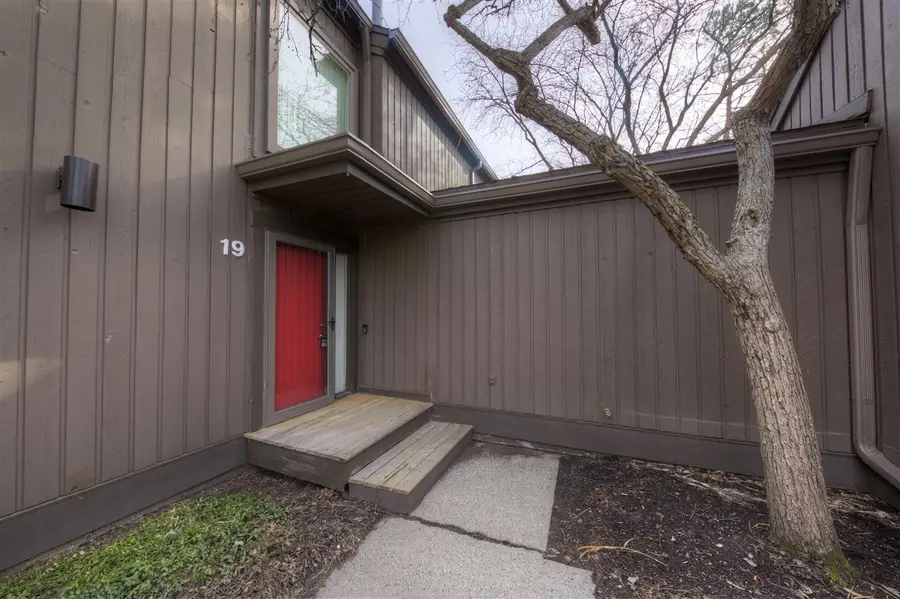 19 Westbury, Ann Arbor, MI 48105 - #2