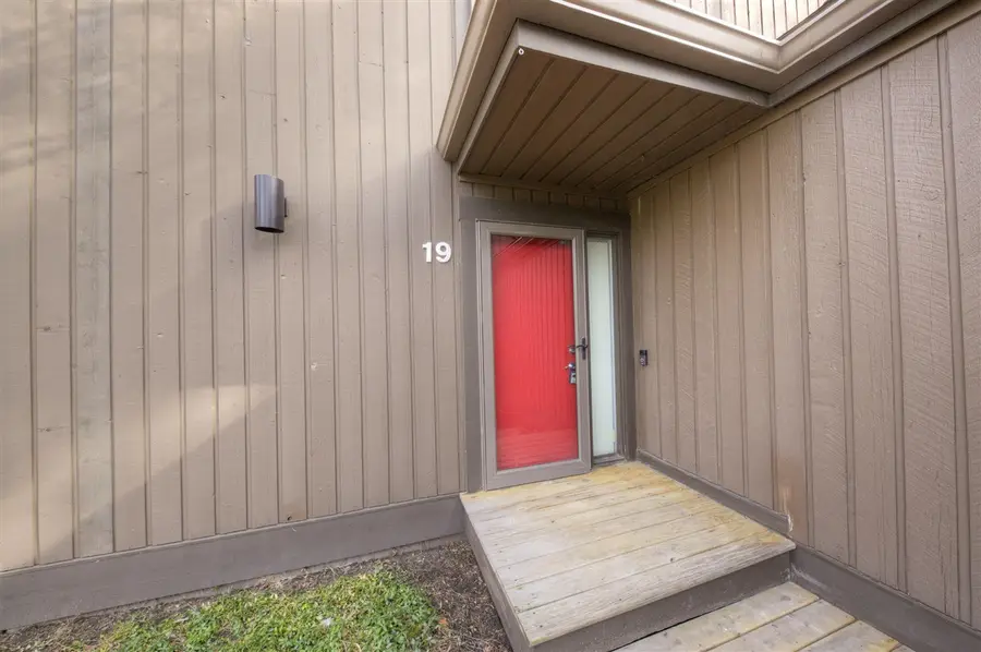 19 Westbury, Ann Arbor, MI 48105 - #3