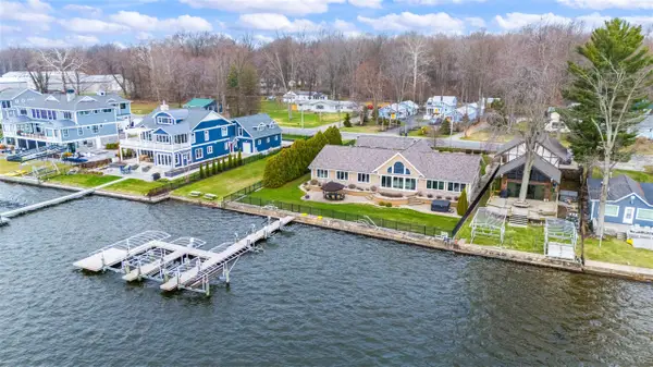 5363 Paw Paw Lake, Coloma, MI 49038